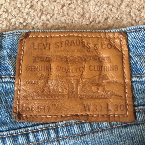 Levi’s denim shorts - Picture 4 of 4